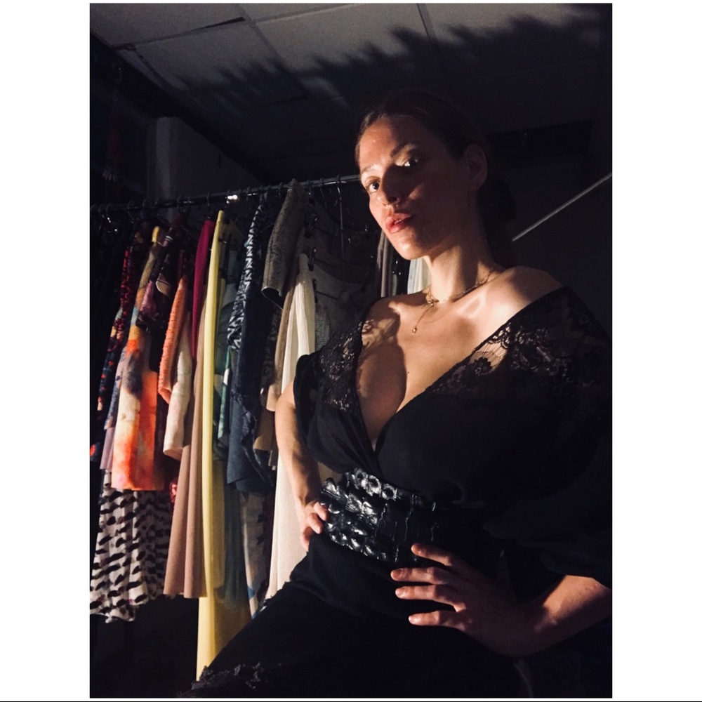 CLOSET CLEAROUT - Picture 4 of 8